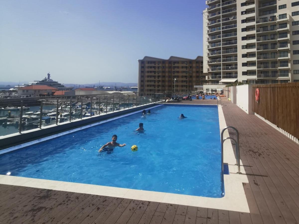 Kings Wharf Quay29 - Large Studio Apartment With 3 Pools - Gym - Rock Views - Holiday And Short Let Apartments In Gibraltar Bagian luar foto