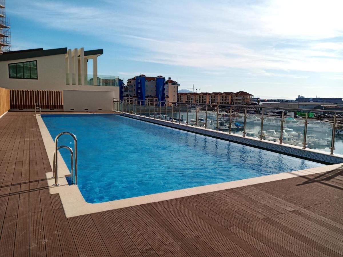 Kings Wharf Quay29 - Large Studio Apartment With 3 Pools - Gym - Rock Views - Holiday And Short Let Apartments In Gibraltar Bagian luar foto