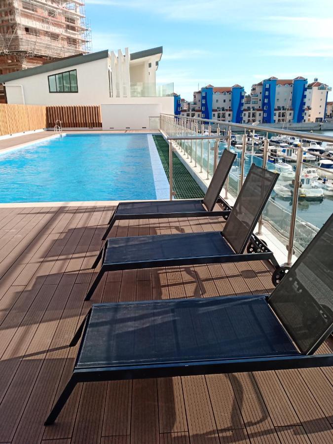 Kings Wharf Quay29 - Large Studio Apartment With 3 Pools - Gym - Rock Views - Holiday And Short Let Apartments In Gibraltar Bagian luar foto