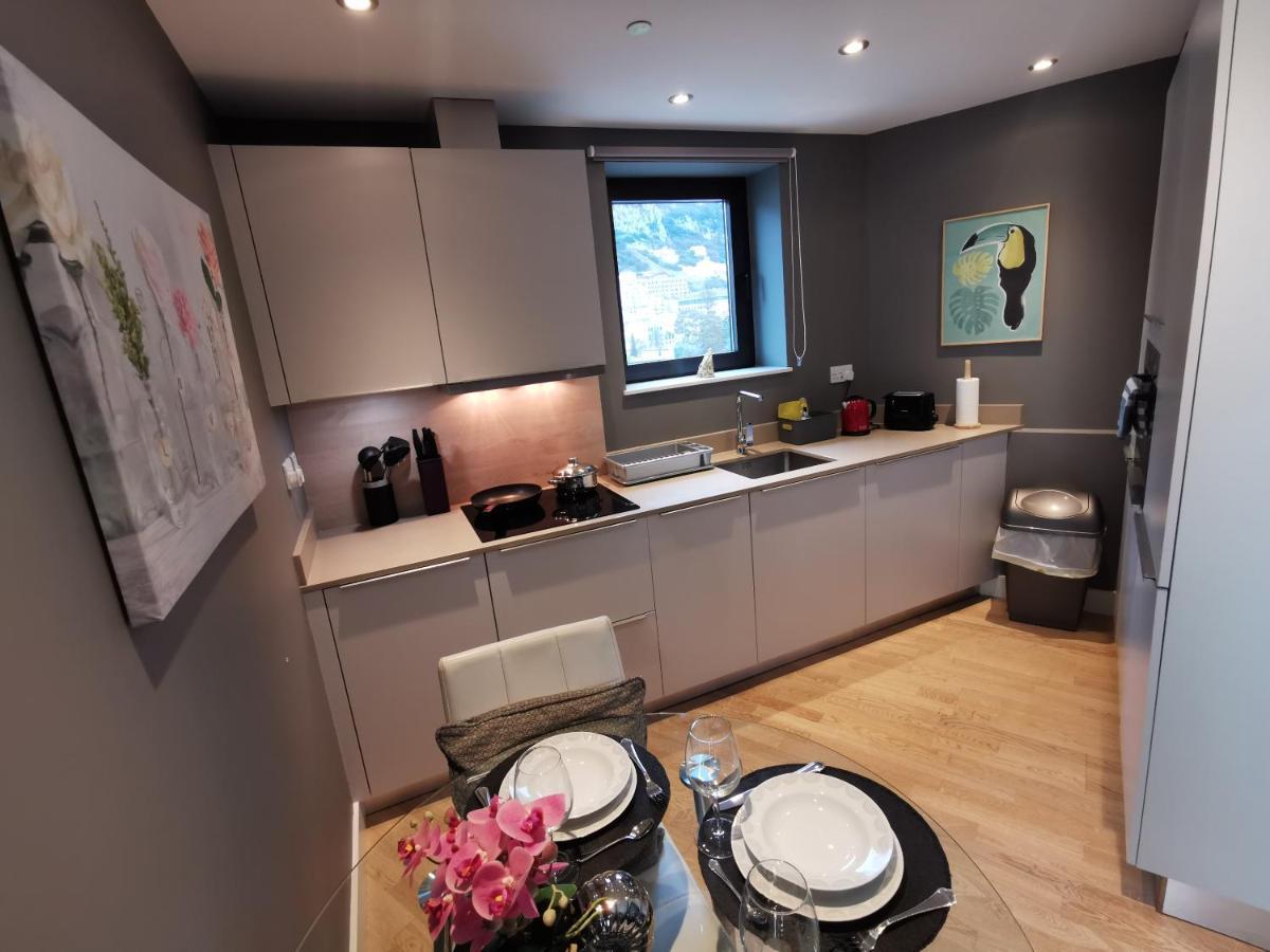 Kings Wharf Quay29 - Large Studio Apartment With 3 Pools - Gym - Rock Views - Holiday And Short Let Apartments In Gibraltar Bagian luar foto